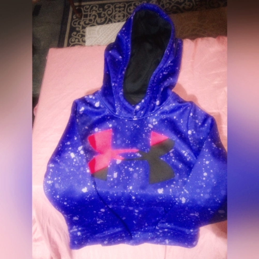 Girls Under armour deep purple hoodie.
